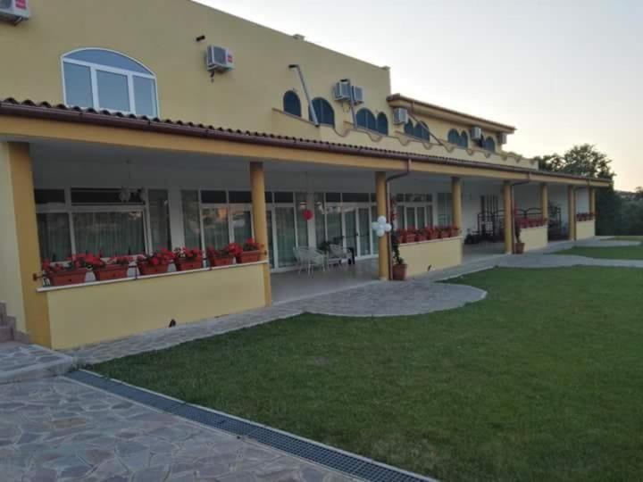 Agriturismo "Lo Zafferano" Aprilia Exterior photo